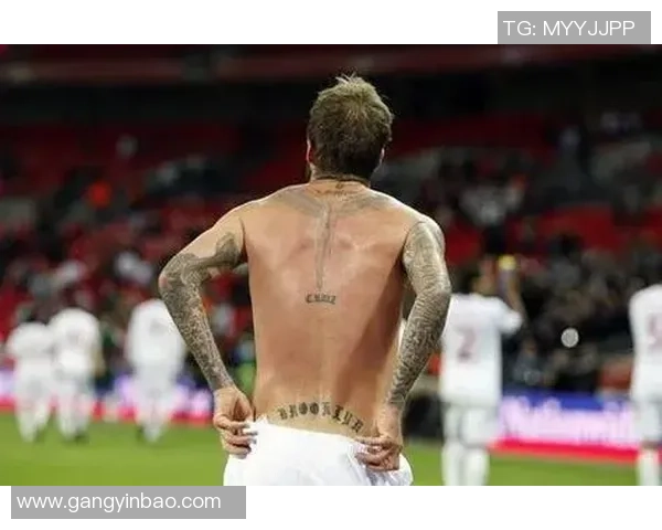 足球明星背部纹身老虎的故事与意义揭秘 足球明星背部纹身老虎的故事与意义揭秘